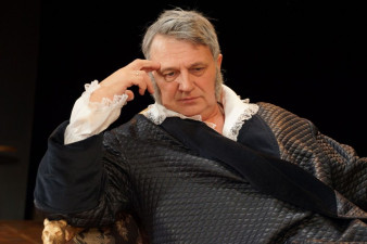 Фамусов – Олег Емельянов