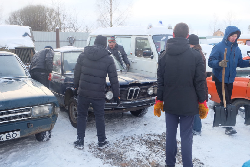 BMW 520 – новичок в приюте. Привезли 31 января. Фото Михаила Кузнецова