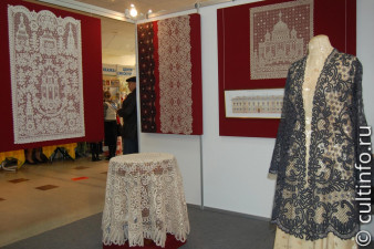 Фото с выставки «Ворота Севера». 2009