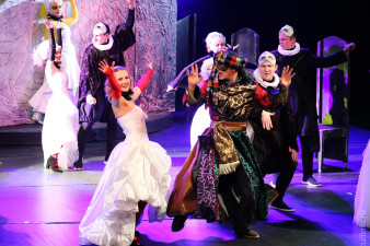 Спектакль ТЮЗа «Каменный властелин». В роли донны Анны – Дарья Сахновская