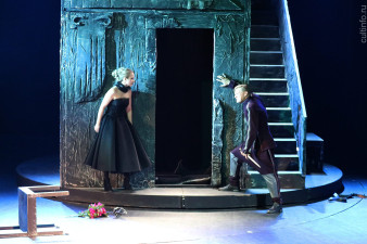 Спектакль ТЮЗа «Каменный властелин». В роли донны Анны – Дарья Сахновская