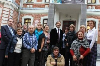 Череповецкие художники на открытии выставки «Российский Север», 2013 г., Сыктывкар Череповецкие художники на открытии выставки «Российский Север», 2013 г., Сыктывкар
