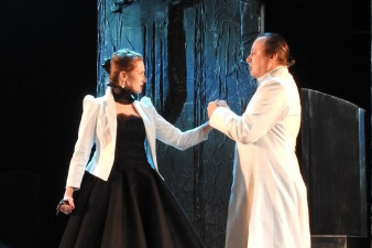 Спектакль ТЮЗа «Каменный властелин». В роли донны Анны – Анастасия Латкина