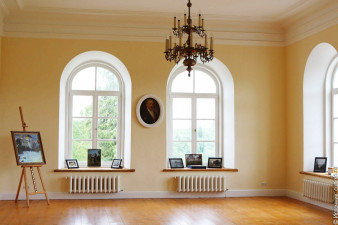 Парадный зал усадьбы