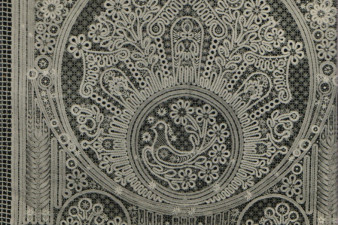 Мамровская Г. Н. Панно «Мир дому твоему» (фрагмент). 1982