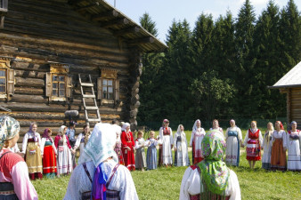 Межрегиональный праздник вепсской национальной культуры «Древо жизни» Межрегиональный праздник вепсской национальной культуры «Древо жизни»