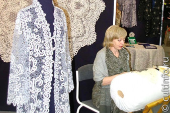 Фото с выставки «Российский лен». 2007