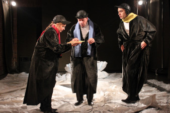 Спектакль «У ковчега в восемь». Фото группы vk.com/chamtheatre