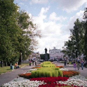 Бульвар на проспекте Победы и памятник В.И. Ленину. 27 августа 2006 г. ГАВО. Ф. Р-9332. Оп. 2. Д. 2536. Л. 1.