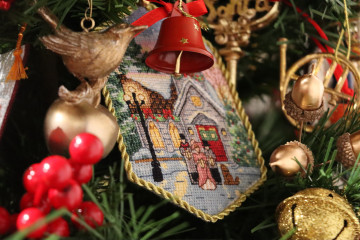 2000 игрушек можно рассмотреть на выставке «Новогодняя елка как искусство» 