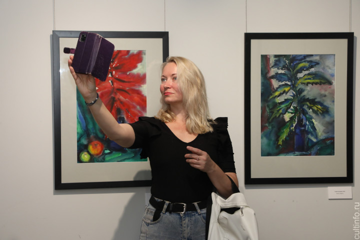 «В первую очередь работаешь для зрителя, как для близкого человека»: юбилейная выставка Тамары Рыбаковой открылась в картинной галерее