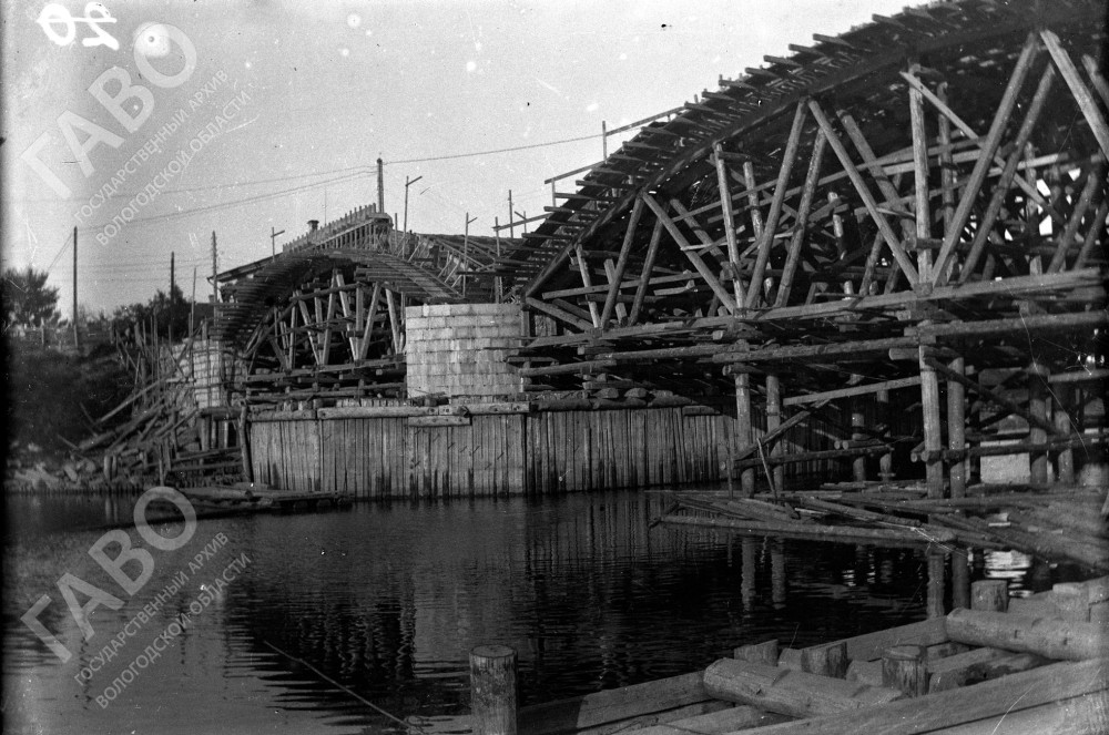 Вид на строительство Октябрьского моста. Дата съемки – [1930] г. ГАВО. Ф. Р-5228. Оп. 2. Д. 117А.