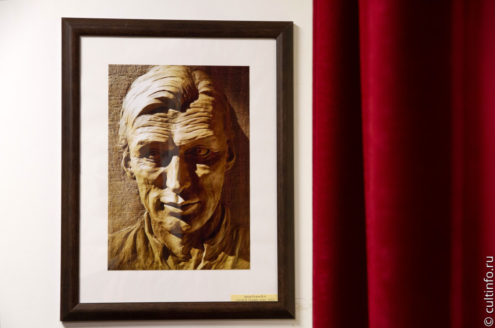 Актер Николай Олялин 