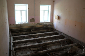 Во время ремонта здание утеплили снаружи и внутри.