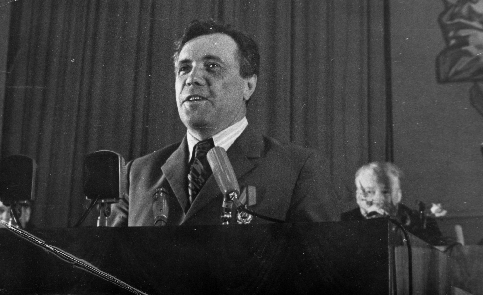 В.П. Астафьев на юбилейном вечере в честь своего 50-летия. Вологда. 1974 г. Фото из архива семьи Астафьевых