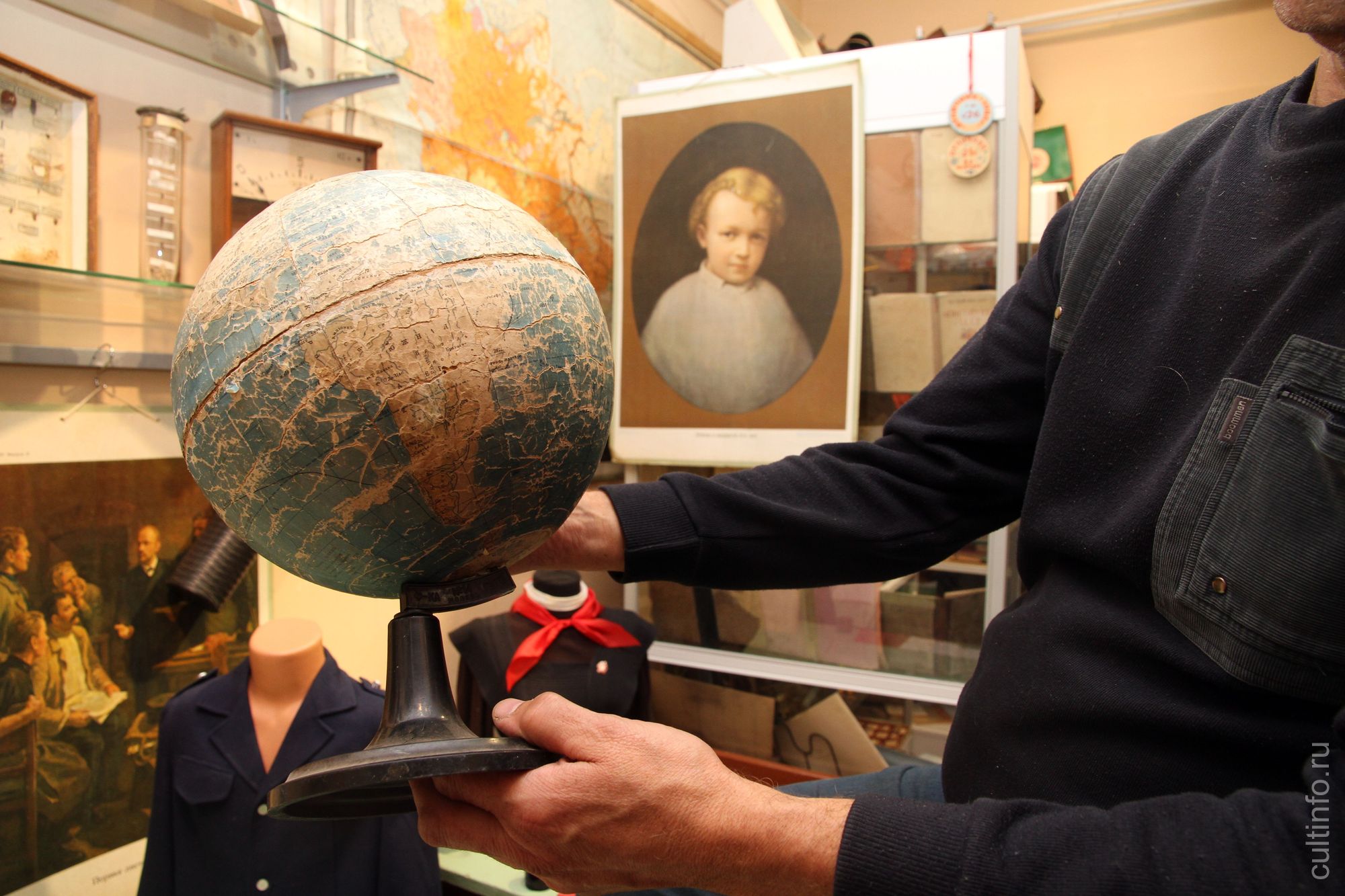 Глобус из папье-маше