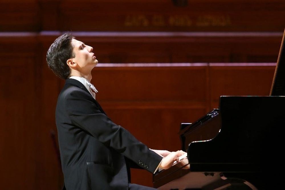 Николай Кузнецов, фото филармонии