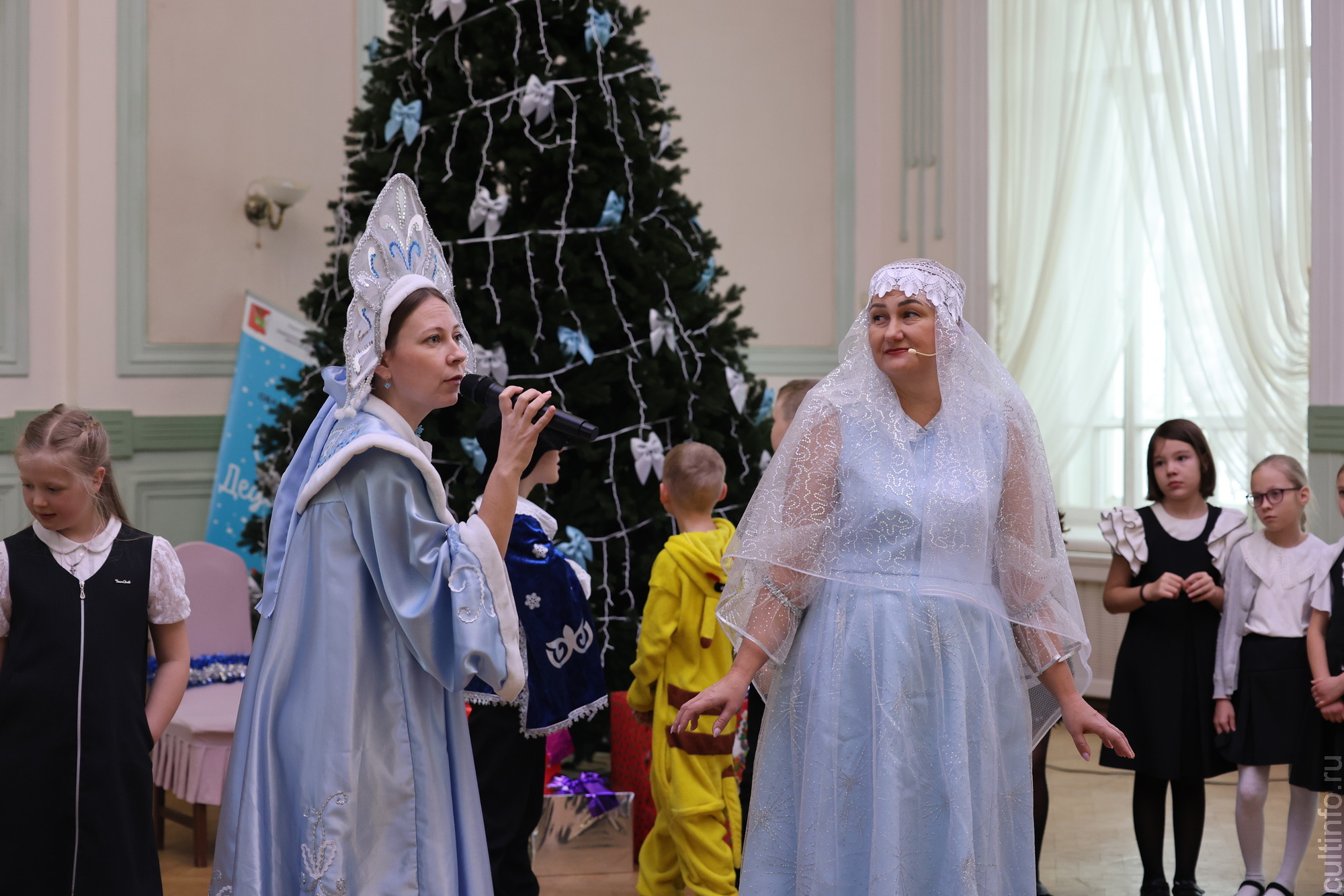 «Сказки Деда Мороза», озвученные самим зимним волшебником, представляет областная детская библиотека