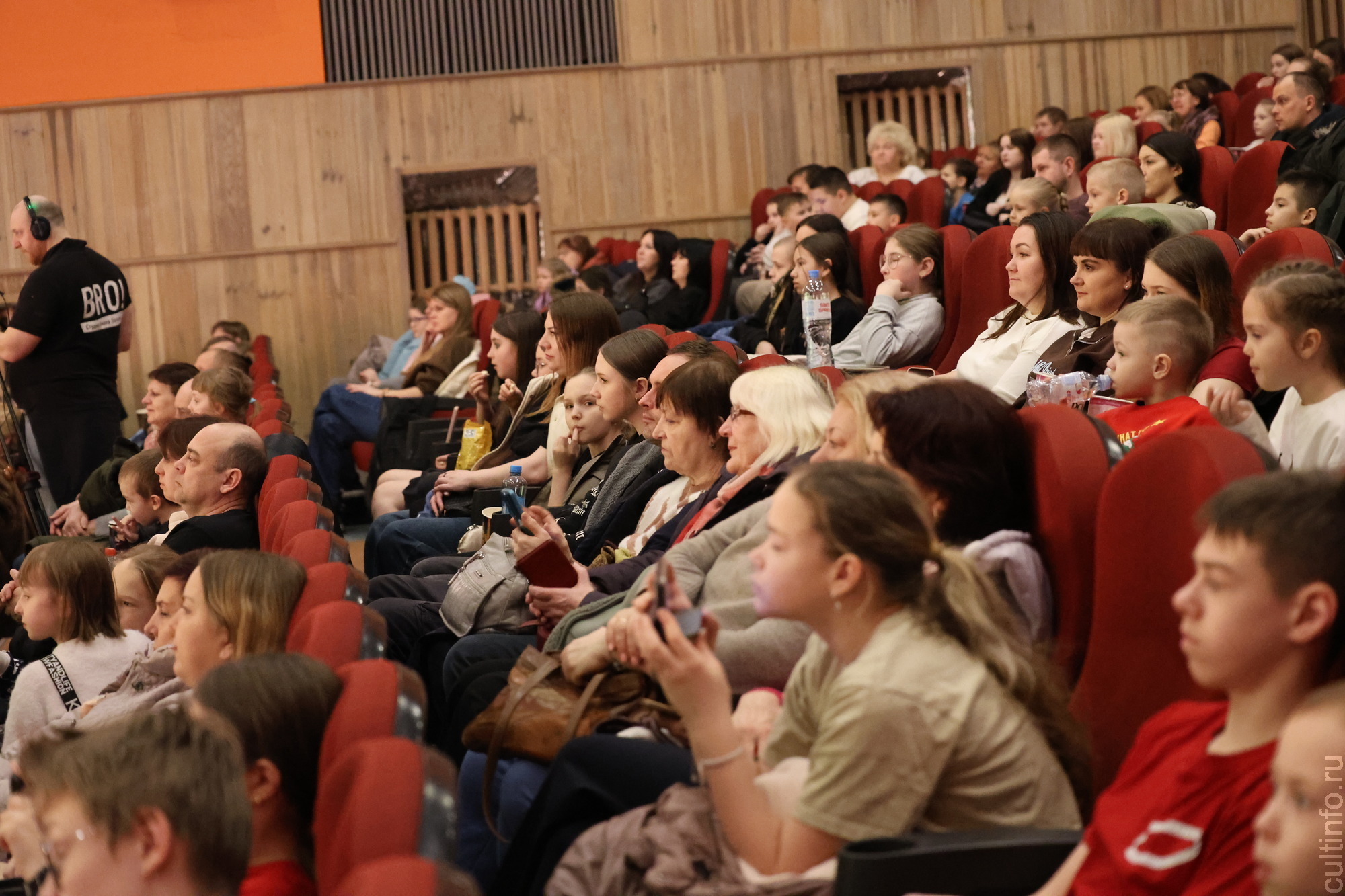 Итоги Международного  фестиваля сказок «Фрески Севера: фольклор и семья» подвели в минувшие выходные в Вологде 