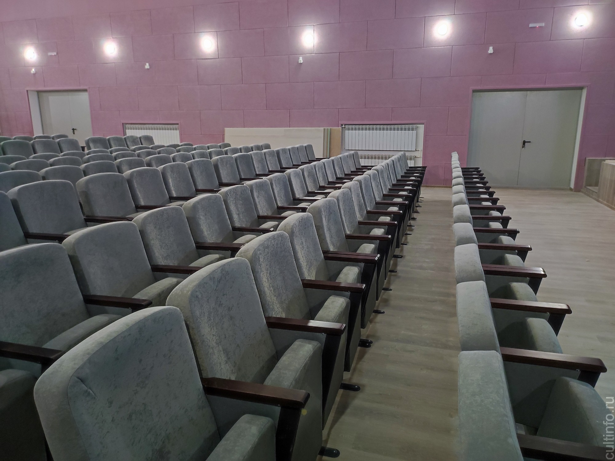 Хореографическим фестивалем «Свой стиль» открылся после двухлетнего масштабного ремонта Центральный дом культуры в селе имени Бабушкина