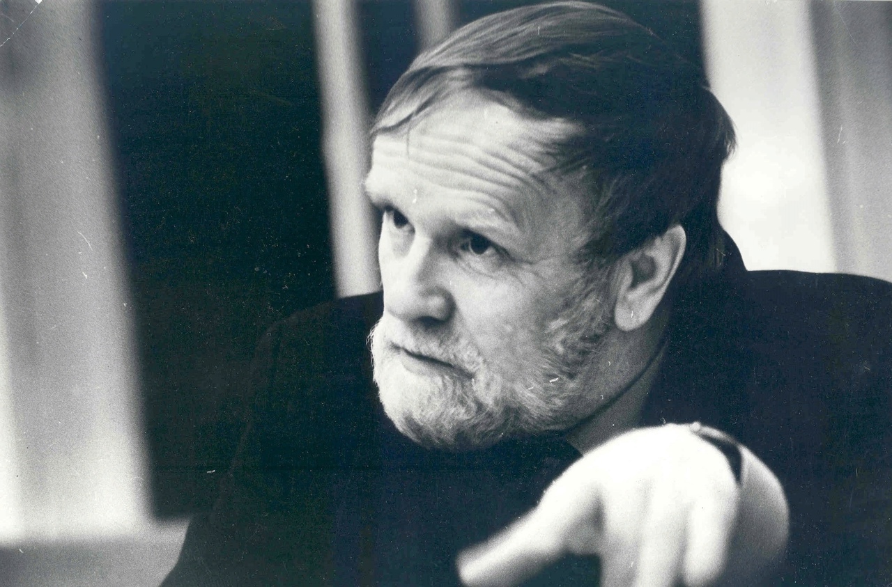 Писатель Василий Иванович Белов за беседой, 1980-е годы. Из фондов Музея-квартиры В.И. Белова