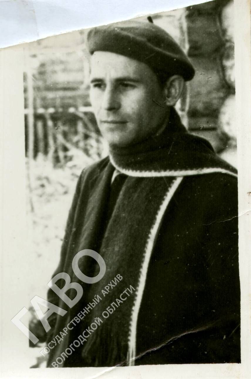 Н. М. Рубцов. Портрет. Дата съемки – неизвестна. Именно это фото было размещено в сборнике «Звезда полей» (1967). ГАВО. Ф. Р-51. Оп. 1. Д. 437. Л. 19.