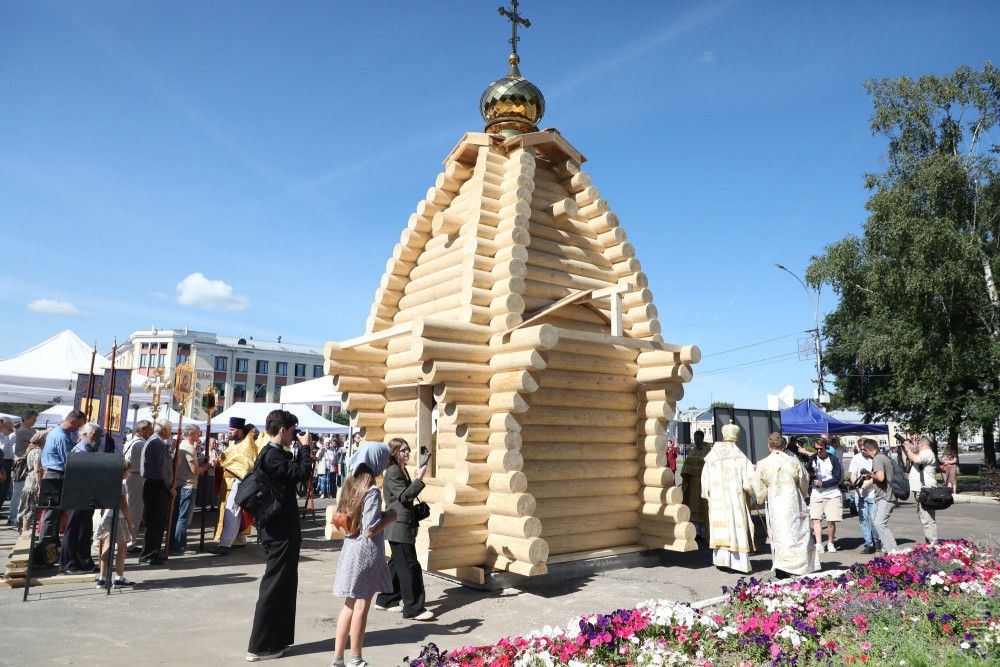 Владыка Савва освятил храм-часовню, построенную на месте Спасо-Всеградского собора