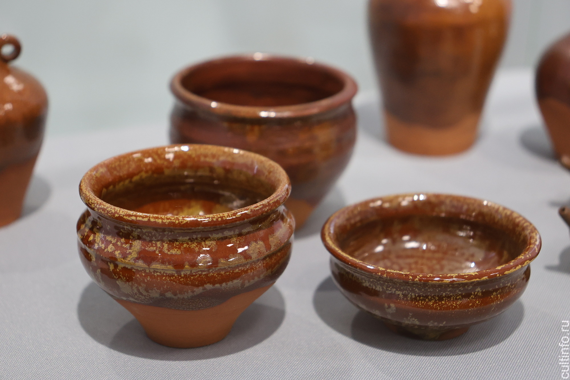 Керамику Сергея Лопатенко и его коллег представили на выставке в Мастерской Татьяны Чистяковой в Вологде