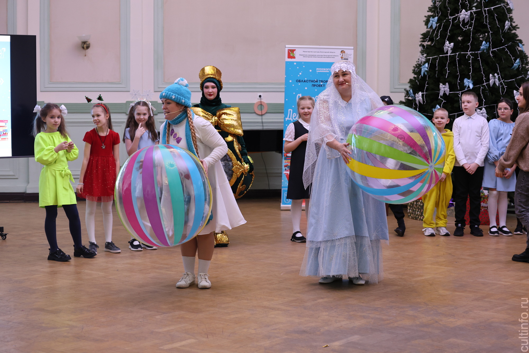 «Сказки Деда Мороза», озвученные самим зимним волшебником, представляет областная детская библиотека