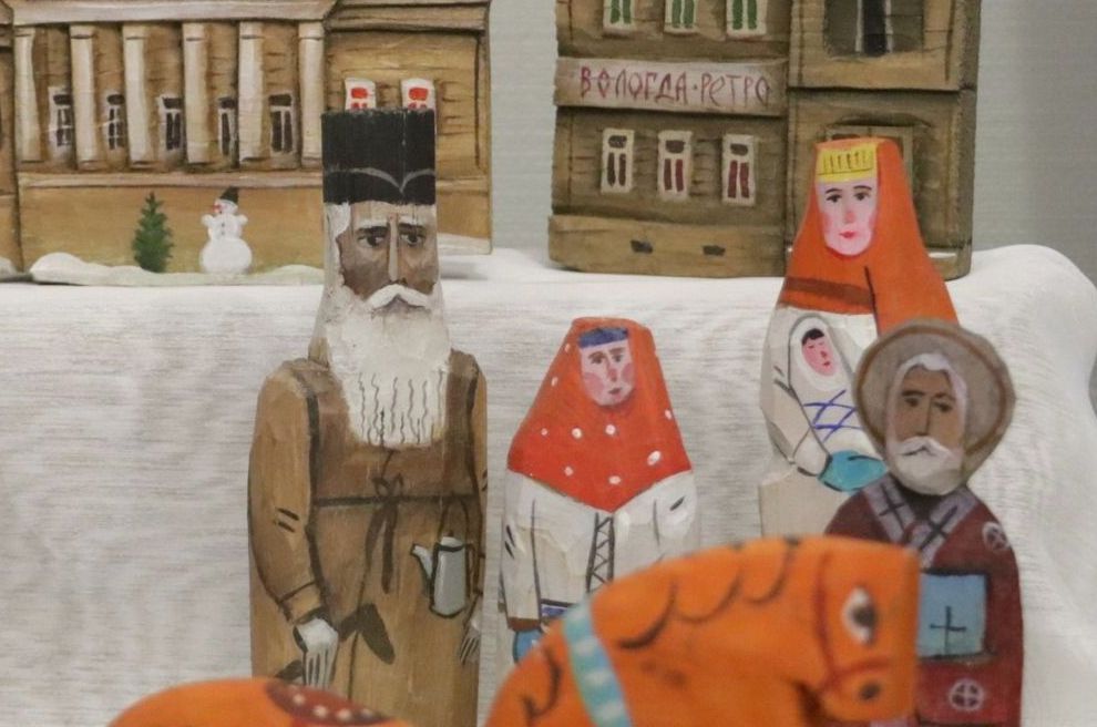 Выставка Евгения Курочкина «По дорогам в Тотьме»