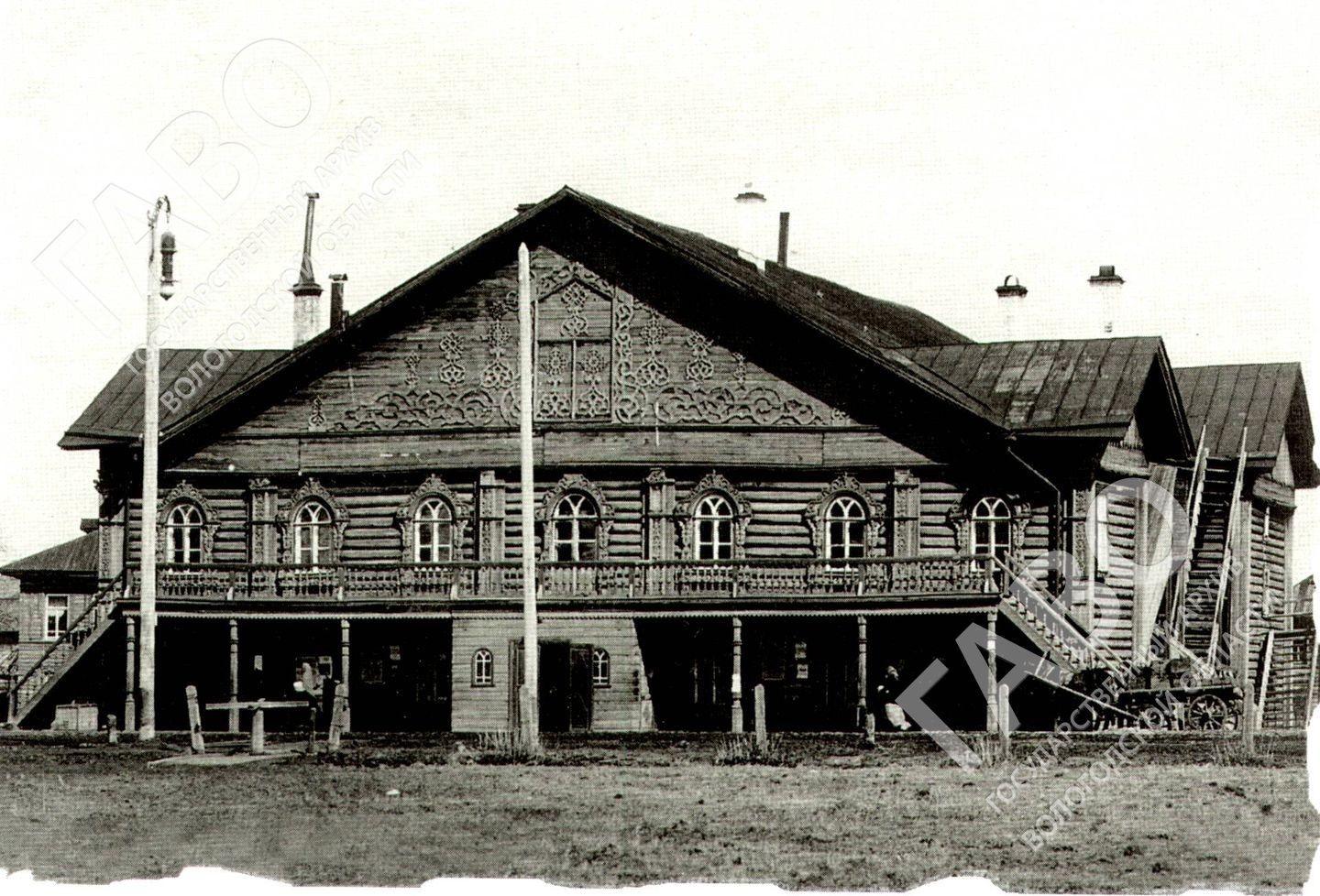 Здание театра, построенное П.Ф. Рамесом в 1874 г. Дата съемки – начало XX в. ГАВО. Ф 5228. Оп. 9ФА. Д. 40. Фотография № 8.