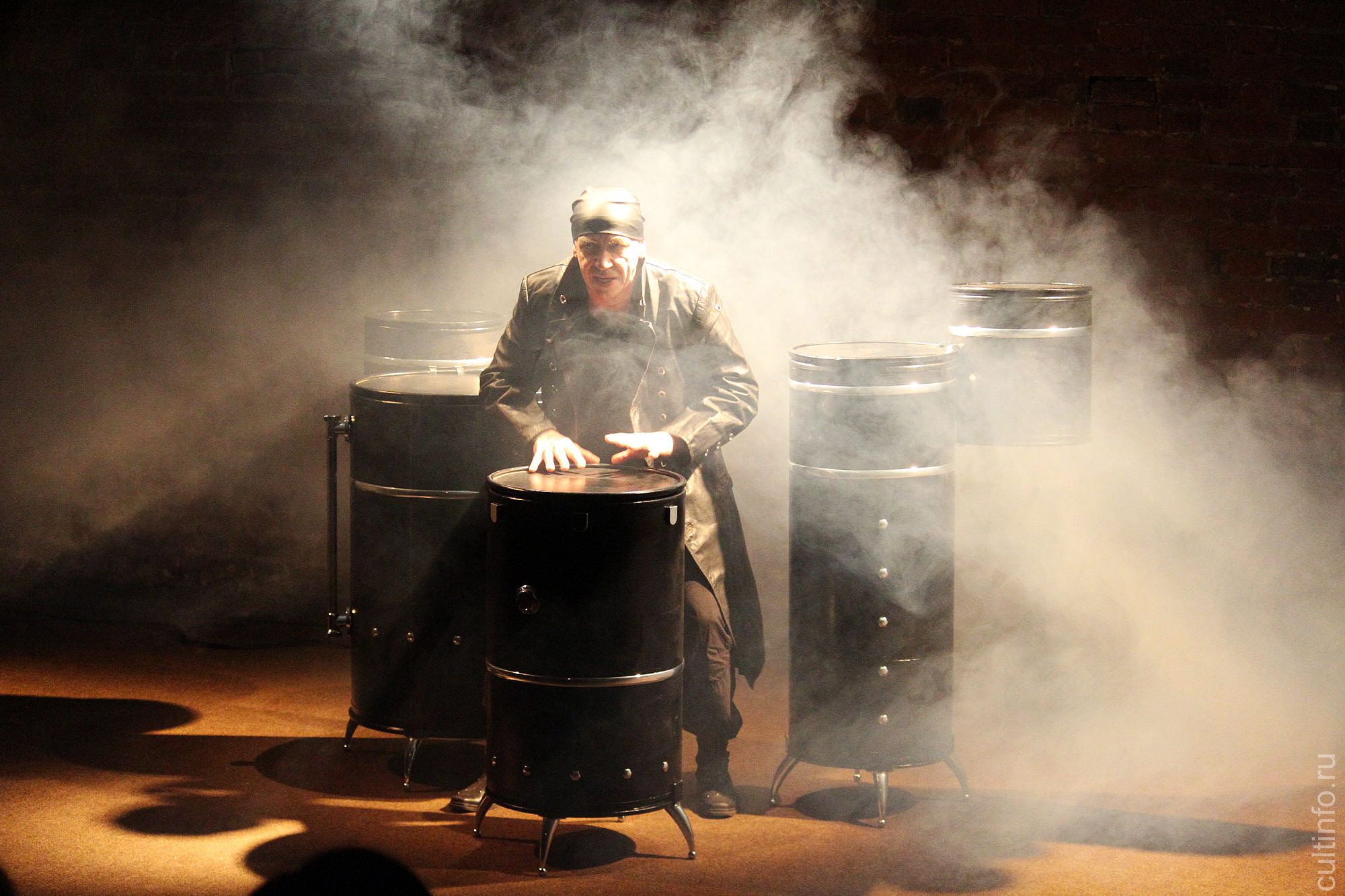 «В прекрасном и яростном мире» 