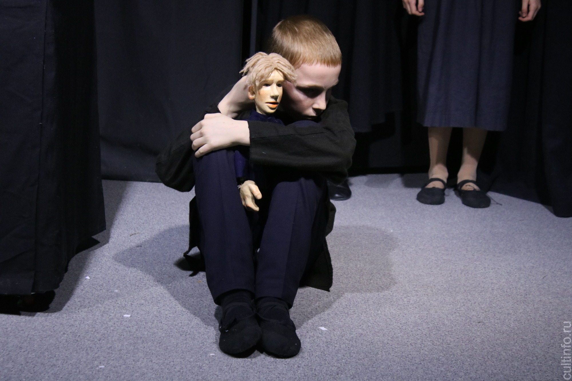 Играем в куклы: в школе-студии «Чайка» на грантовые средства поставили кукольный спектакль «Ангелочек»